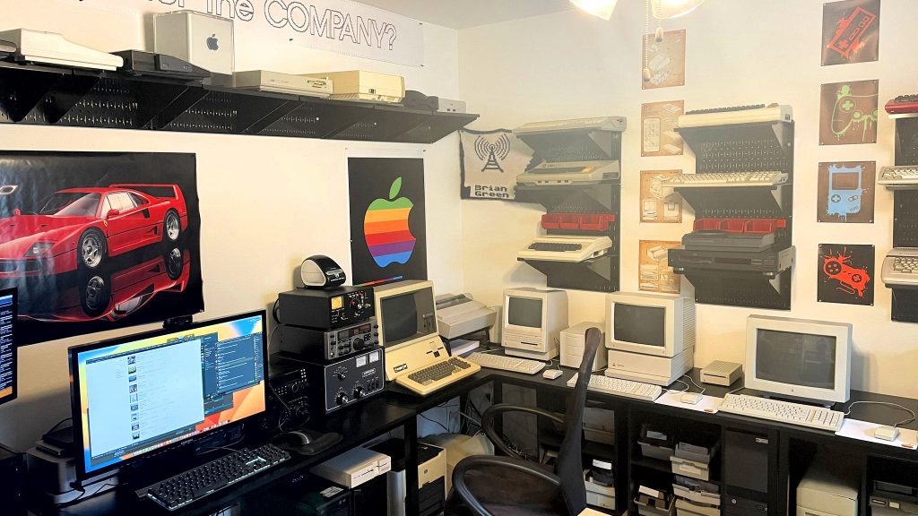 home_computer_lab_hero_3